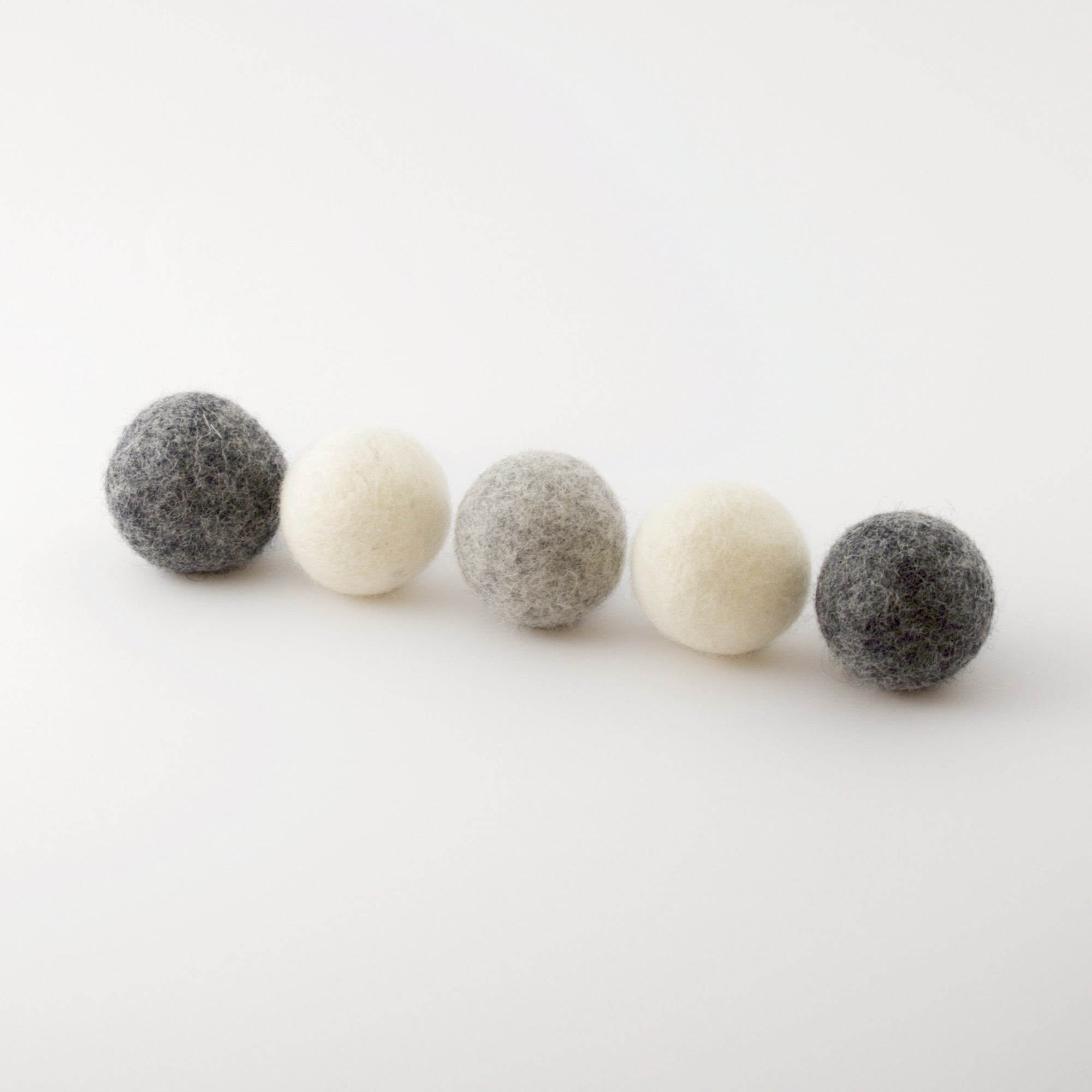 5 Wollknäuel