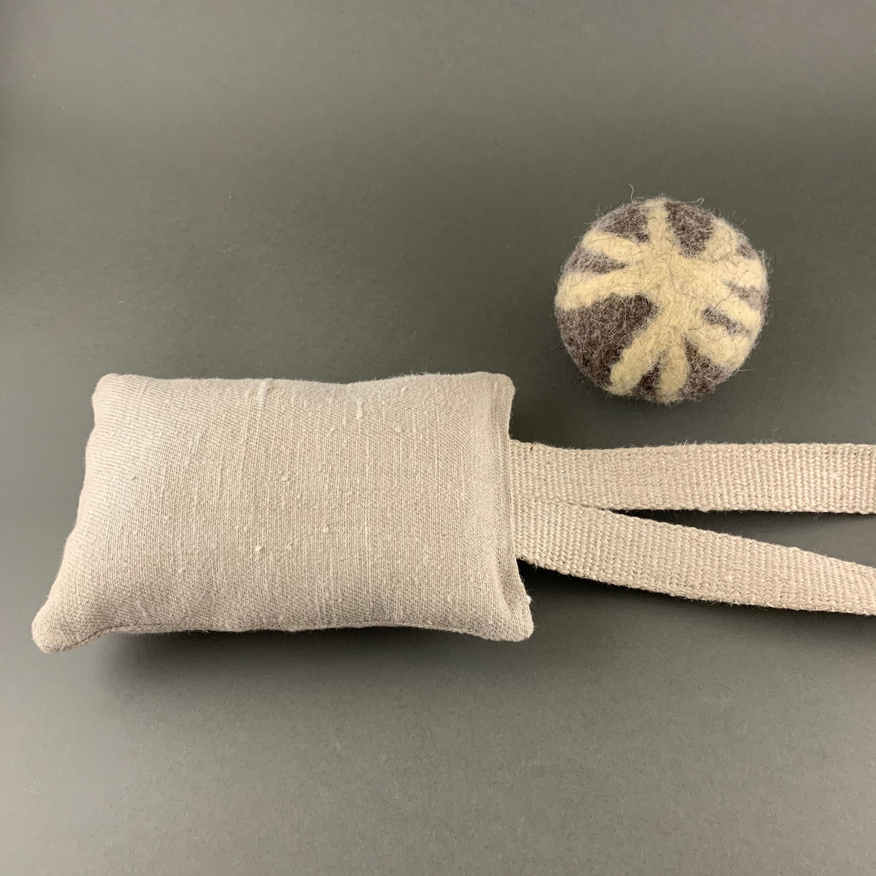 Zerrspielzeug- und Wollball-Set